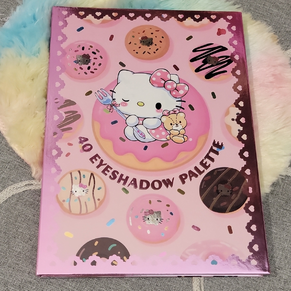 Hello Kitty 40 Eyeshadow Palette - Pink, Brown, Cream